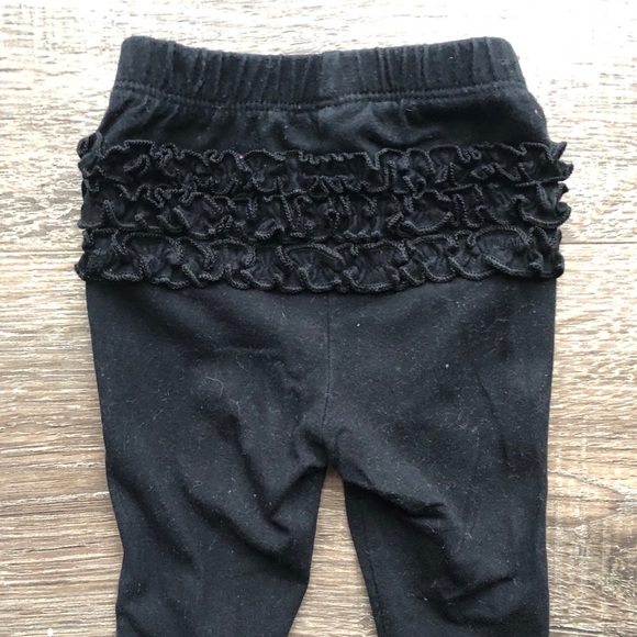 0-3M Gymboree T-shirt & Old Navy Leggings - Picture 5 of 6